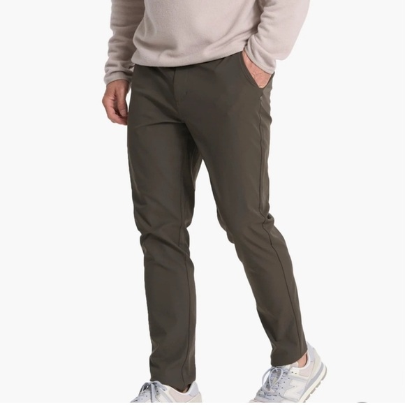 Vuori Cascade Tech Chino Pant Men's Chino Pants Dark Oregano size 38 - Picture 1 of 11